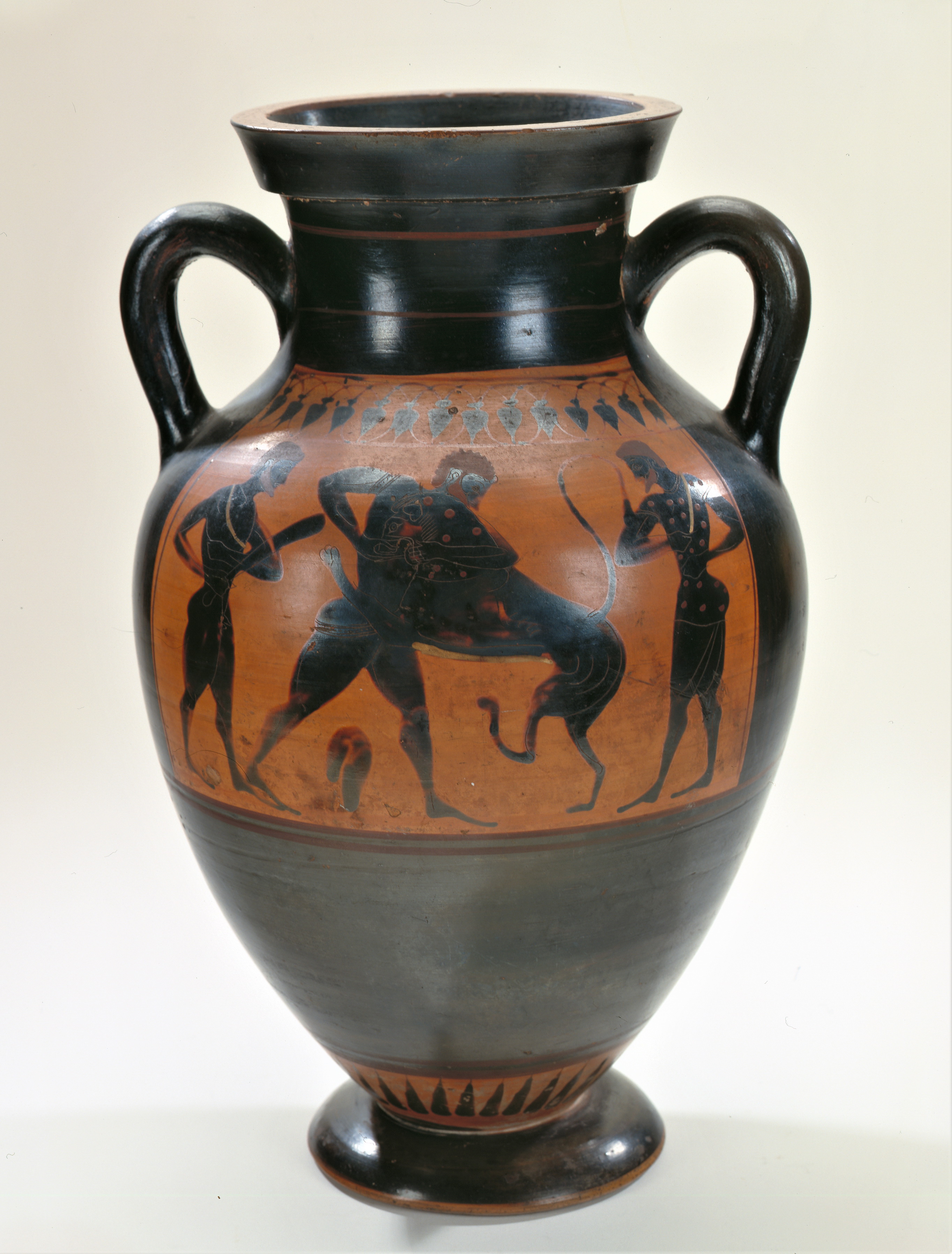 Swing Painter. Black-figured amphora. Greece, Attica, 530-525 BC. From the Khanenkos’ Collection.